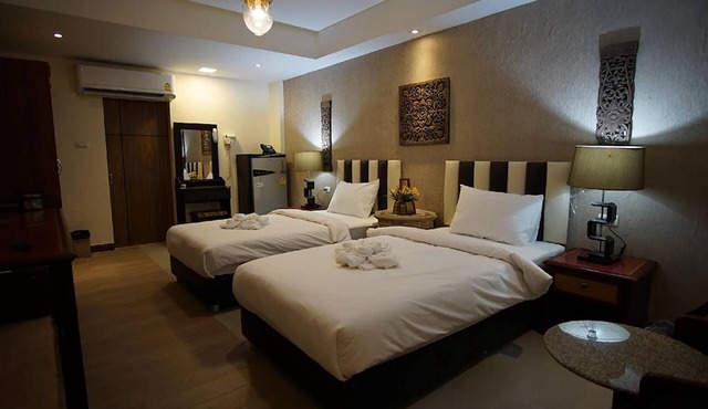 KIM HOTEL AT BANGPLONG