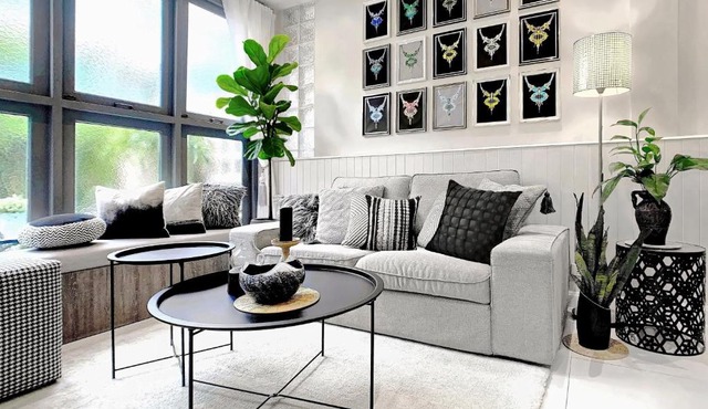 KIT-TI's Art Home - Modern Classic 3BR Townhome in Sukhumvit