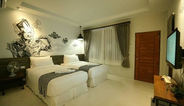 Koh Ngai Paradise Beach Resort