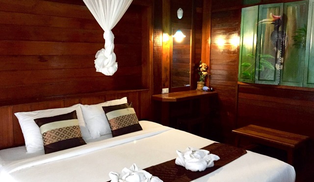 Koh Ngai Thanya Beach Resort