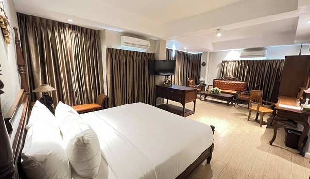 Kokhaburi Hotel