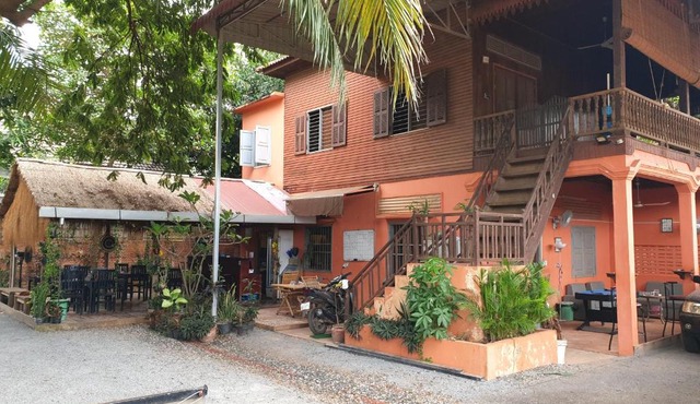 La Provence Siem Reap in Phumĭ Réach Born