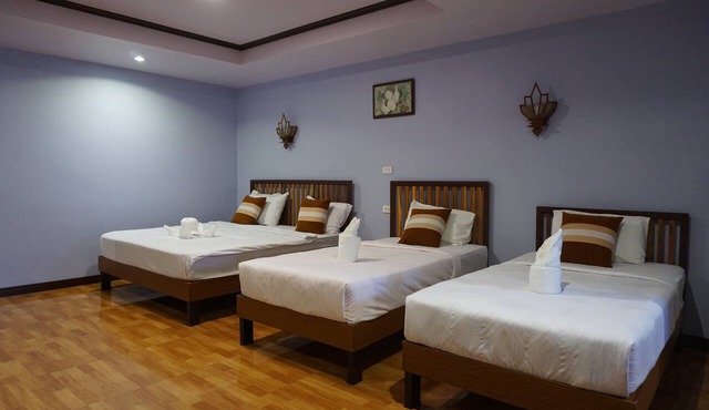 Lampang Bouteak Resort