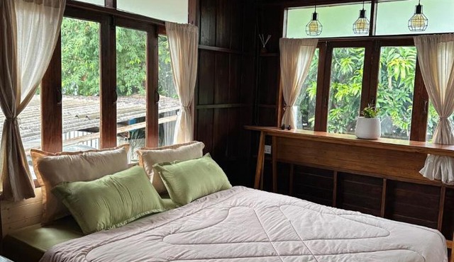 Lanna Thai Style wooden Cozy House Big Garden in Chiang Mai