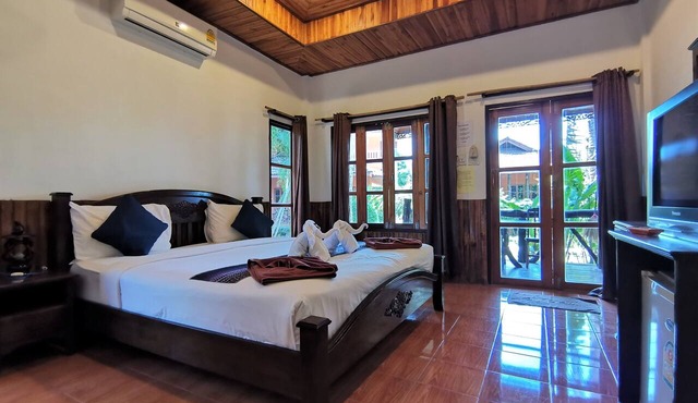 Lanta Whiterock Resort in Ko Lanta