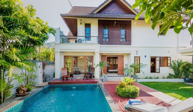 LARGE SURIN/BANGTAO VILLA WITH PRIVATE POOL/GARDEN