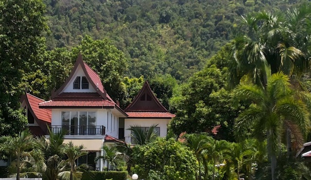 Lavender 4 bedroom ocean view villa