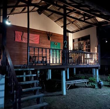 Lek's Issan Home and Travel in Ban Kut Khaen