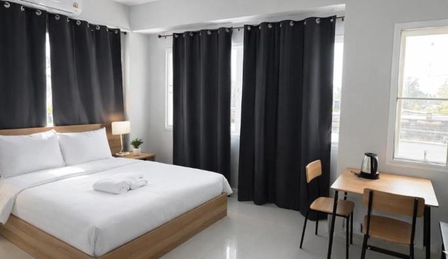Leo Guest House
