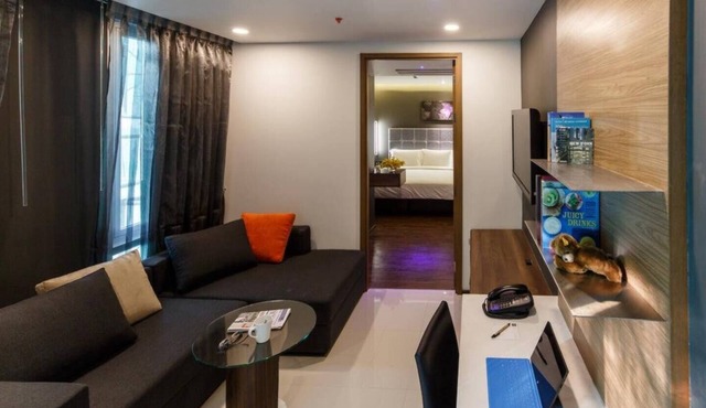 Lit/Heart of Bangkok/Monthly in Krung Thep Maha Nakhon