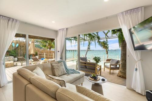 Little Me Beachfront Villa