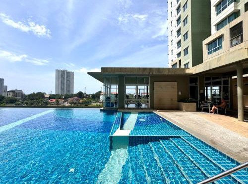Lumpini Ville Naklua Select Resort Pool condo in North Pattaya