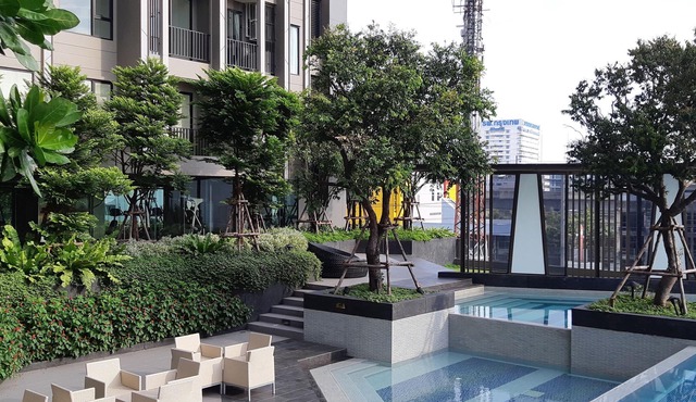 Luxurious 2 bedrooms condo close to airport link in Khwaeng Bang Kapi
