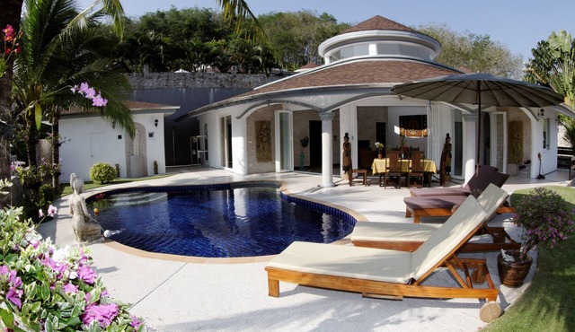Luxurious, quiet, private Pool-Villa Orchid, 7/7 housekeeper/butler