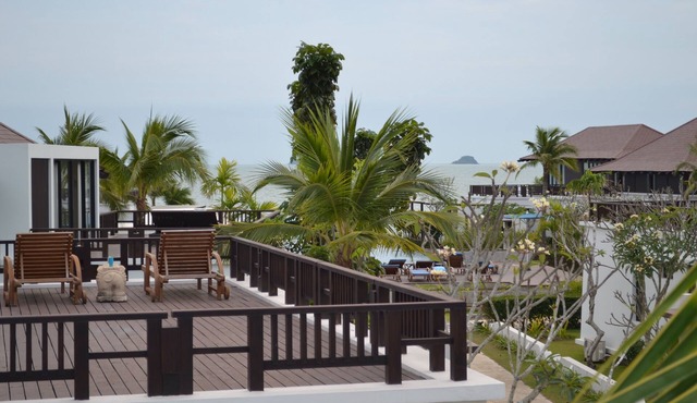 Luxury 3BR Home at Beachfront Property