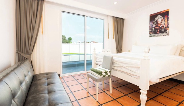Luxury 4BR private 425sqm party pool villa