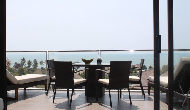 Luxury apartment with beautiful sea view and large terrace in Klaeng District