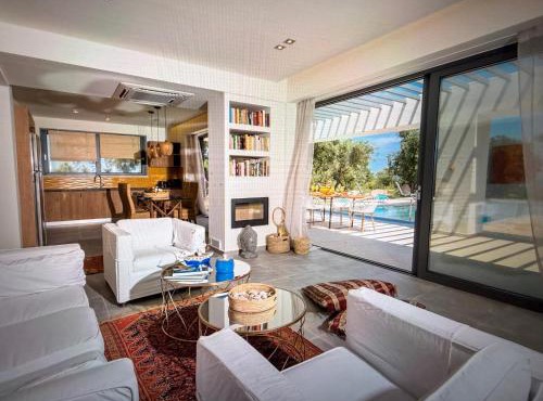 Luxury Beachfront Private pool Villa