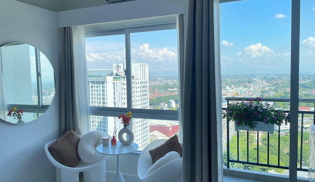 Luxury Condo in the Center With Motorbike Included