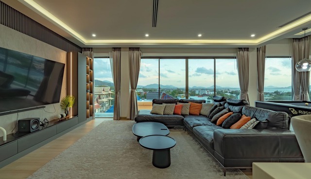 Luxury Infinity Pool Seaview 6BR – Villa Shine in Tambon Rawai