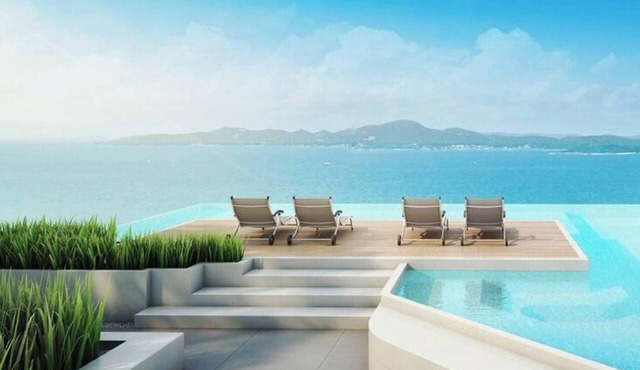 Luxury Oceanfront Retreat Andromeda Apartment Pattaya
