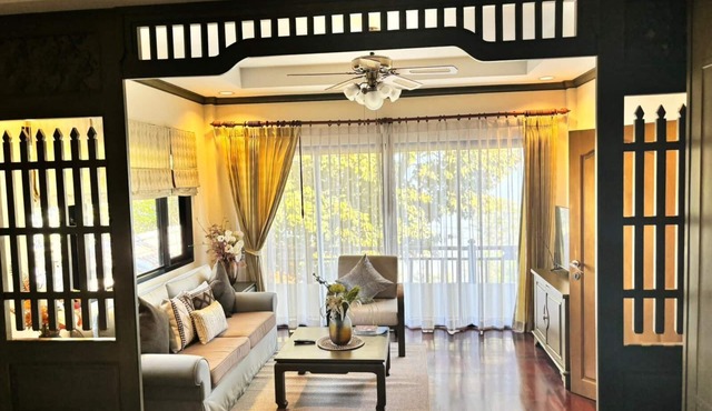Luxury Pool Villa with Sea Views- 2 minuteWalk to the Beach in Tambon Pa Klok