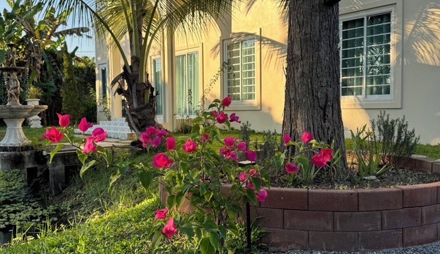 Luxury Villa Lacroix Organic FarmStay Chiang Mai