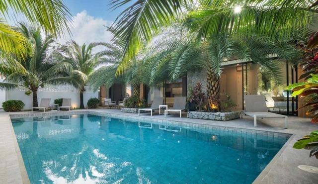 LUXURY VILLA WITH LARGE POOL, TERRACE, 4- CH-4, BATHROOMS—Near the Beaches—Close to All Shops in Tambon Rawai