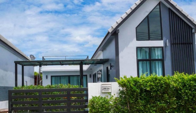M View Pool villa in Cha Am