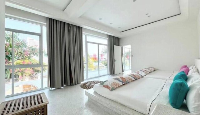 [Meteor Garden Villa] 6 bedrooms, 8 beds, 100 meters from Jomtien Beach