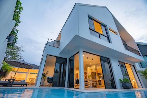 Modern 4BR Villa with Private Pool in Bangtao in Bang Tao Beach