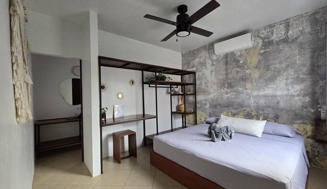 Modern Apartment. In Town, Peaceful with A/C and Hot Water in San Juan del Sur