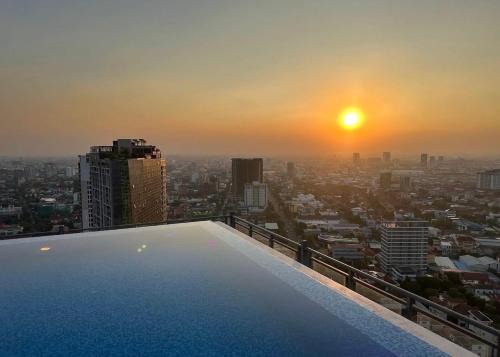 Modern Condo in Phnom Penh with City View By DN in Phnom Penh