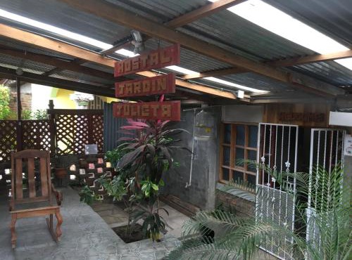 Murph's Surf Shacks in Rivas