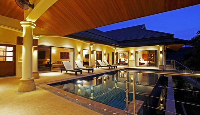 NAI HARN BEACH - Outstanding 4 Bedroom Pool Villa
