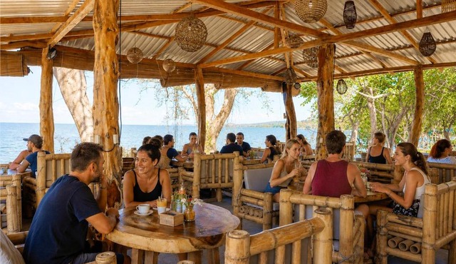 New Amigos - Beachclub & Hostel in Santa Cruz