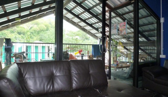 Nok Guesthouse & Hostel