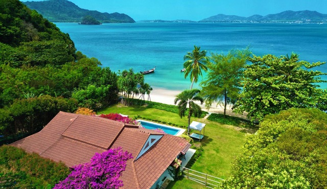 Ocean Bliss Beach House - directly on the beach in serene Ao Yon, Phuket