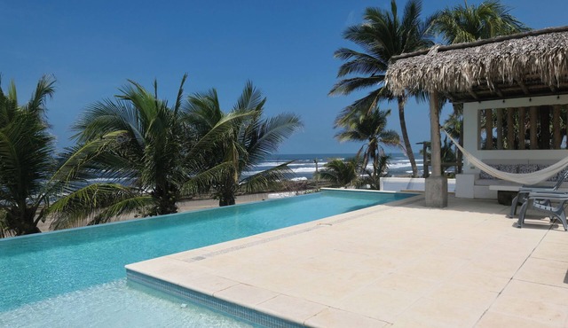 Oceanfront Beach House w/Spectacular Infinity view pool +36 ft. in Pochomil