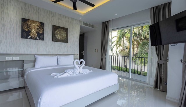 Oceanview 4BR Villa Jacuzzi Escape V180