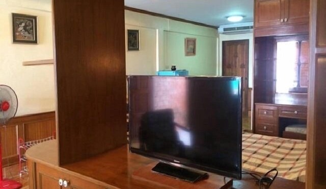 One Bedroom with Kitchen & Balcony #6