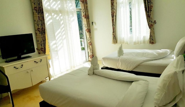 Ozono Resort in Suan Phung