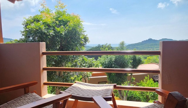 Peaceful Palermo Tropical Villa. Ocean view and Mountain feeling in San Juan del Sur