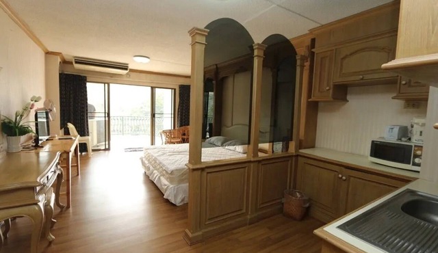 PENTHOUSE CONDO at Hillside 4 just blocks from Nimman and Maya Shopping Center!