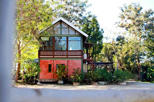 Phu Mi Lum Nao house by Nasi Jampu, Chiang Mai