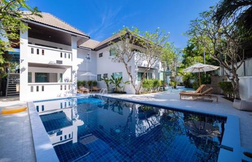Phuket Leisure Time Hotel