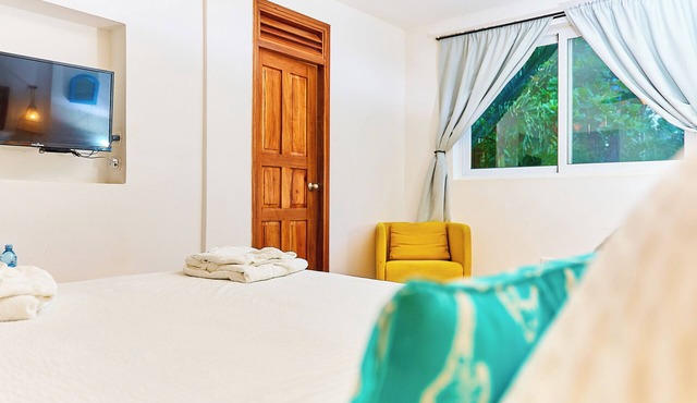 Pitaya 6- Double Room for 2 People in León