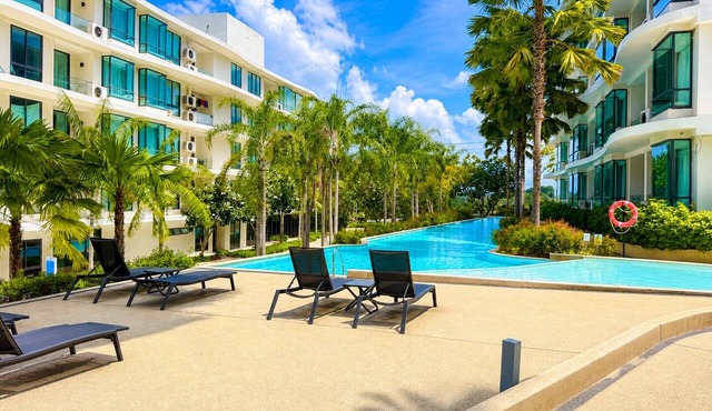Poolside Paradise Phuket