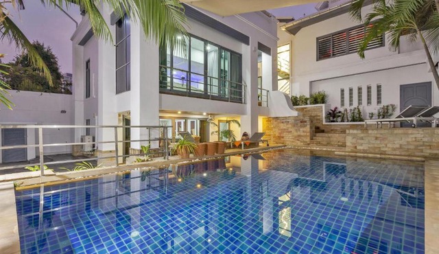 Pratumnak Hill Pool Villa 4BR Private Retreat(PH1) in Pattaya South