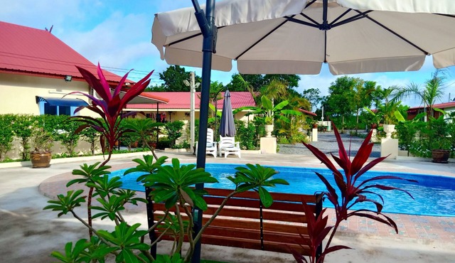 Private 2 bedroom villa with Swimming pool Tropical gardens Fast Wifi smart Tv